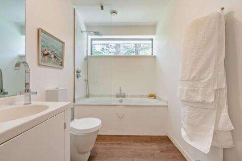 Bedroom 3 Ensuite