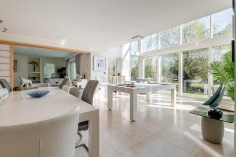 Dining/Living Area