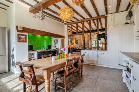 Kitchen/B&#39;fast Room