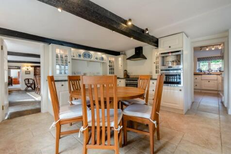 Kitchen/B&#39;fast Room