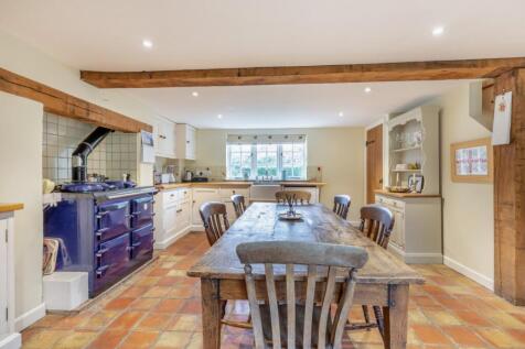 Kitchen/B&#39;fast Room