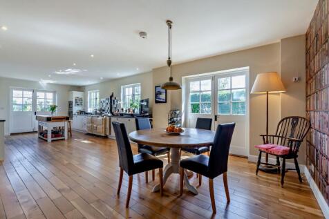 Kitchen/Dining