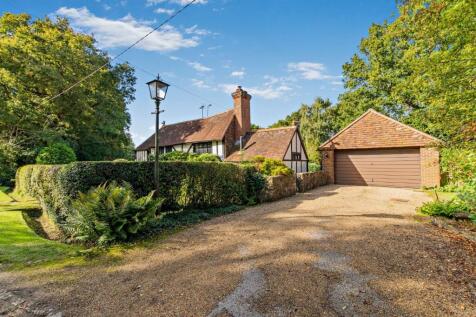 Garage/Driveway