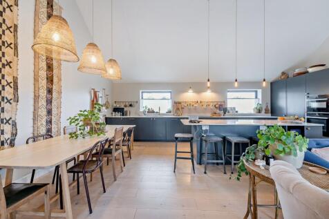 Kitchen/Dining