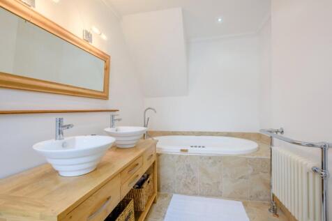 Principal Bathroom