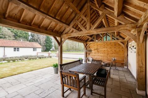 Courtyard Room