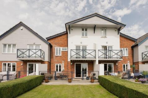 3 Wherry Close