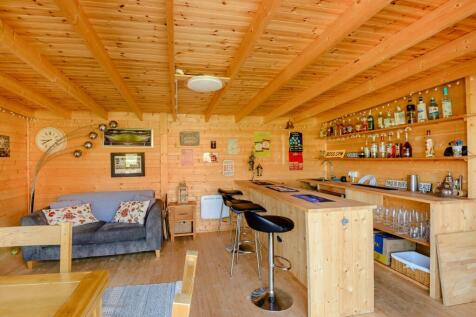 Garden Bar