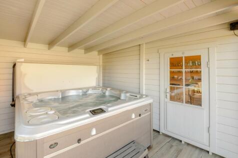 Jacuzzi
