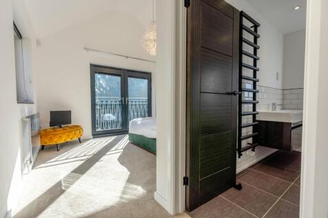 Bedroom/En Suite