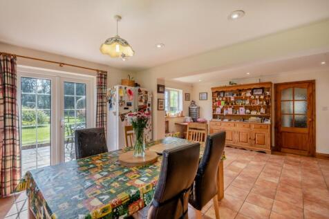 Kitchen/Breakfast Rm