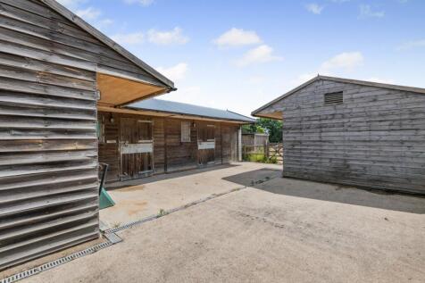 Lot 2 Stables