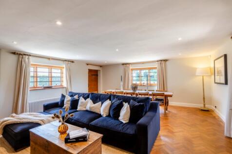 Sitting/Dining Room