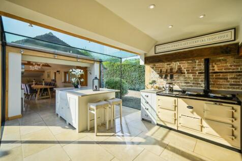 Kitchen/B&#39;fast Area