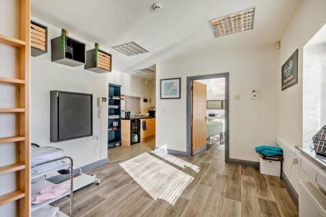 Commercial Unit