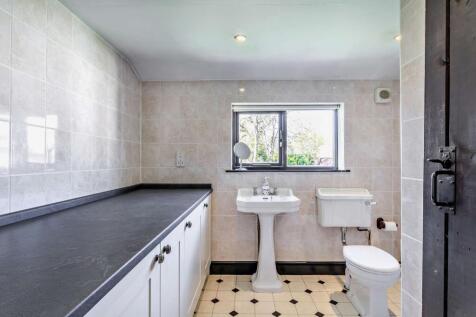 Utility/Shower Room