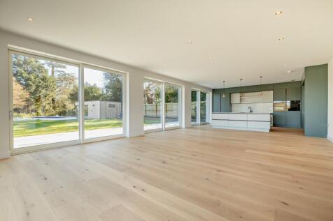Living Area/Kitchen