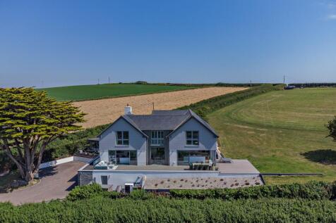 Pitchingstone House