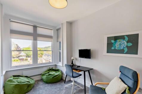 Bedroom/Study