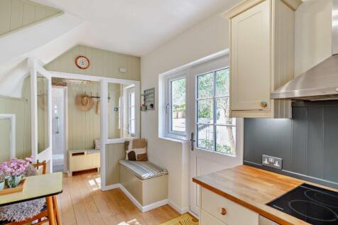 Kitchen/Dining Area