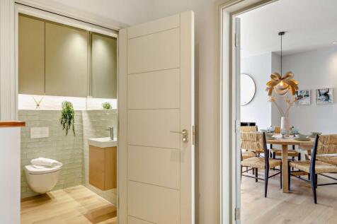 Cloakroom &amp; Living