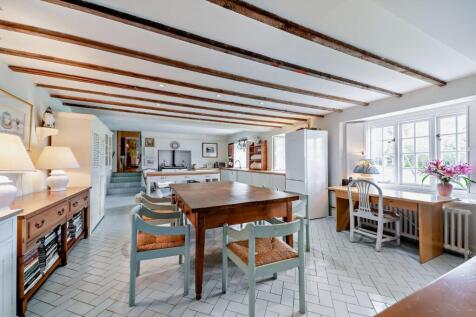 Spacious Kitchen