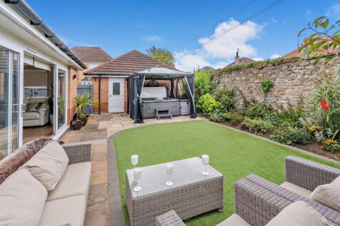 Feature Stone Wall