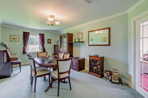 Dining/Bedroom 4