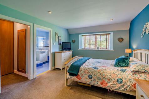 Ensuite and Wardrobe