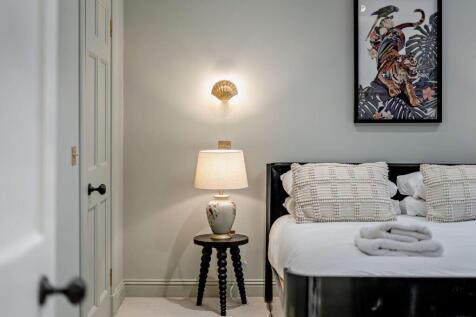 Modern Light Fitting