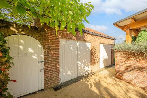 Garage/Workshop