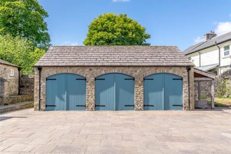 Triple Garage