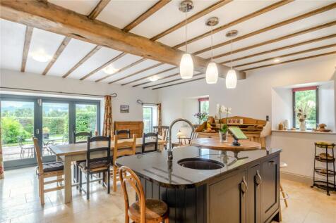 Kitchen/Dining Area