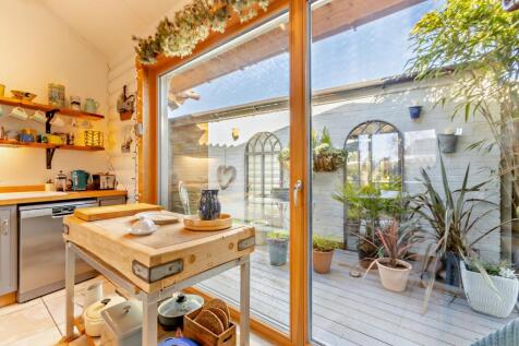 Kitchen Deck
