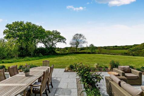 Alfresco Dining