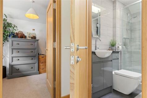 Bedroom/Shower Room