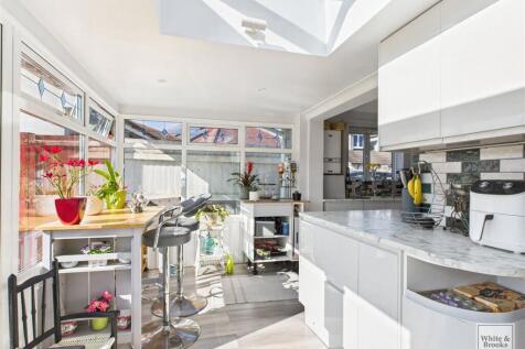 Kitchen/Sunroom