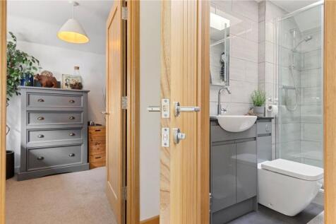 Bedroom/Shower Room