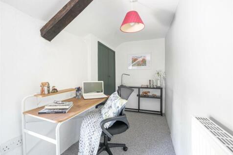 Bedroom 3/ Office