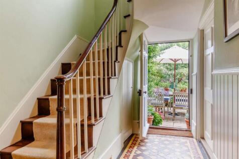 Heron_House_hallway.jpg