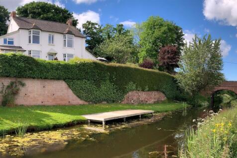 Canal-Side Garden (Rented)