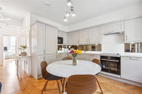 Kitchen/Dining Area