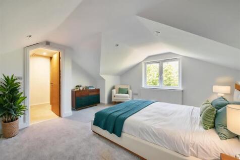 Bedroom 1.jpg
