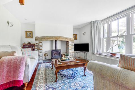 Bloomers  Sitting Room.jpg