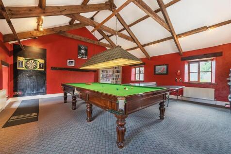 Laundry/Store &amp; Games Room