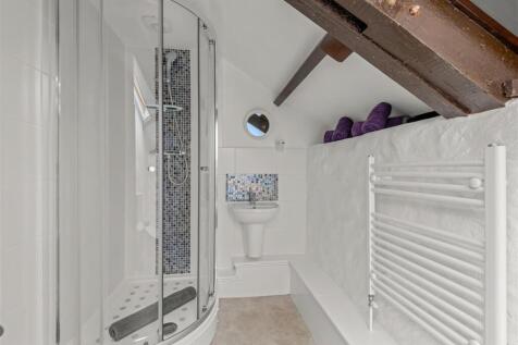 Thyme Shower room