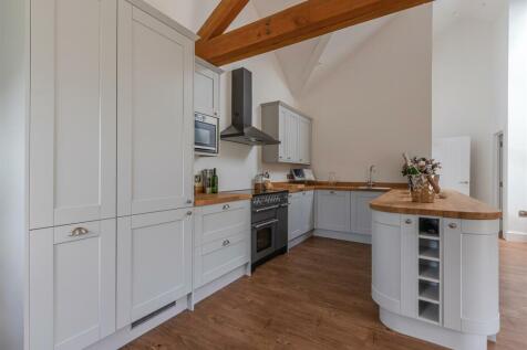 A04 - Barns &#64; Higher Court Barns, Littlehempston -