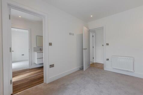 A37 - Barns &#64; Higher Court Barns, Littlehempston -