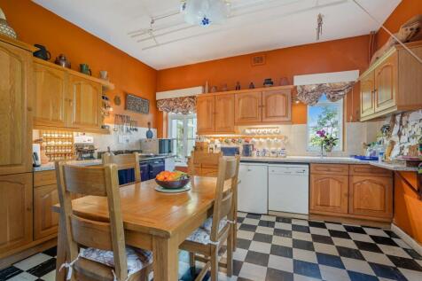 A 11 - Higher Bowden House Totnes internals - 2205