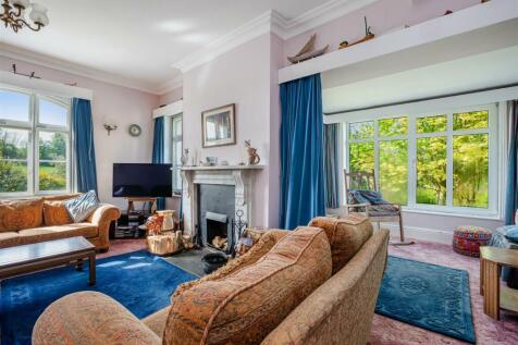 A 5 - Higher Bowden House Totnes internals - 22050